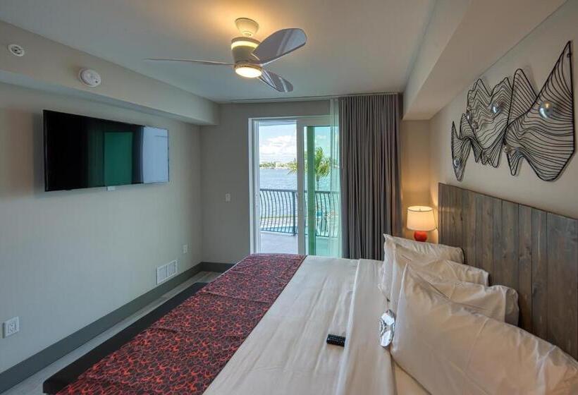 سوئیت 2 خوابه, Fusion Resort Waterfront Suites