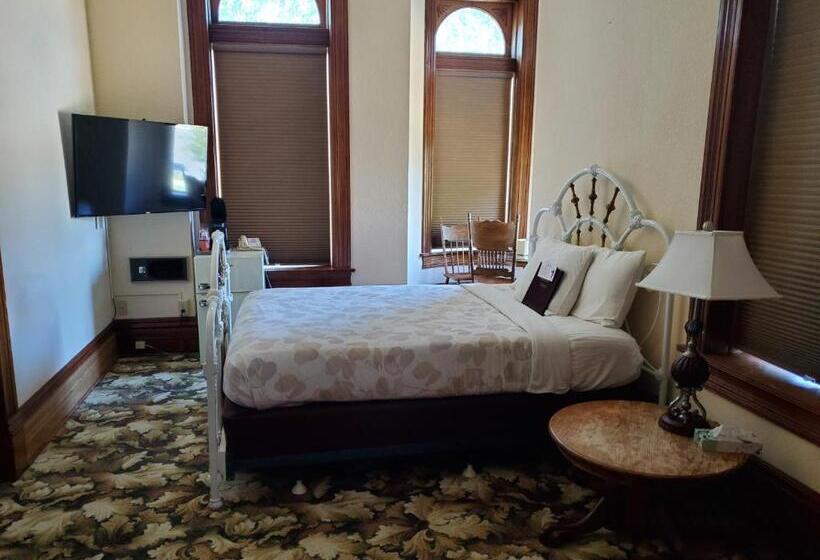 Standard room with outdoor bath, Manresa Castle