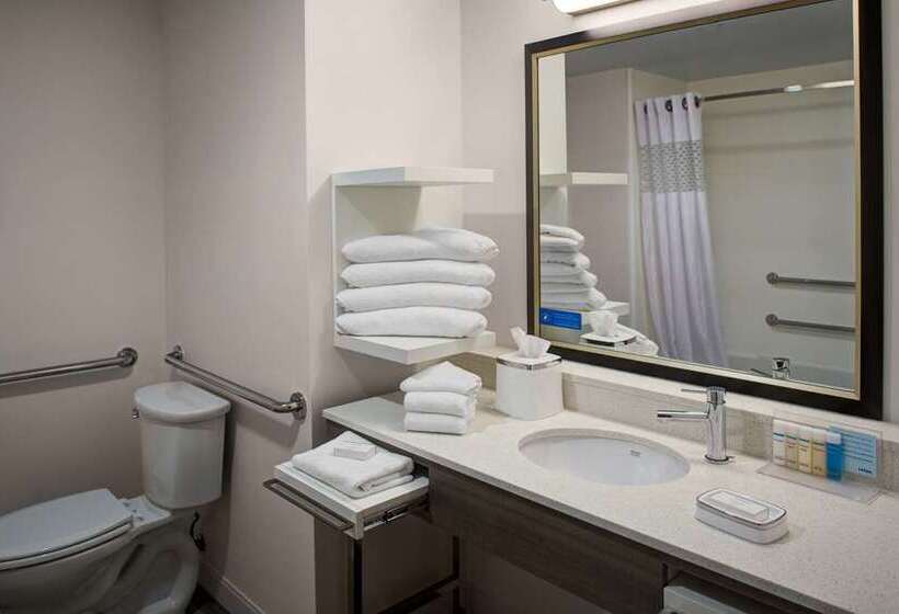 Номер Стандарт Адаптированный для Инвалидов, Hampton Inn By Hilton Burley
