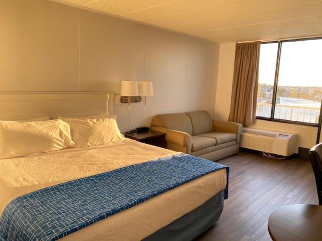اتاق استاندارد با تخت بزرگ, Fenwick Islander Motel