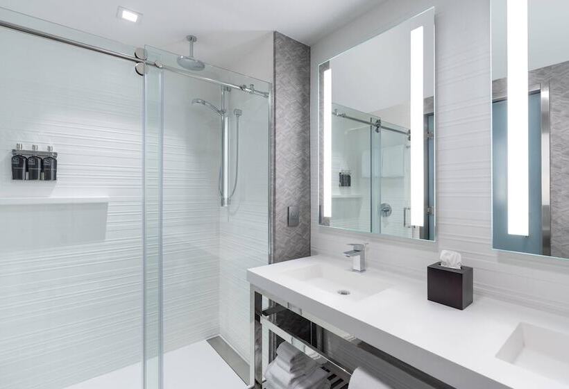 سوییت, Ac Hotel By Marriott Portsmouth Downtown/waterfront