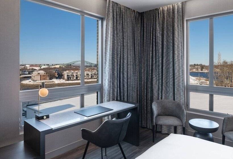 سوییت, Ac Hotel By Marriott Portsmouth Downtown/waterfront