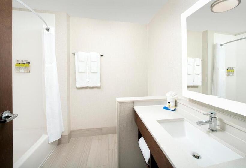 Номер Executive Кровать Кинг, Holiday Inn Express & Suites Kingsland I 95 Naval Base Area, An Ihg