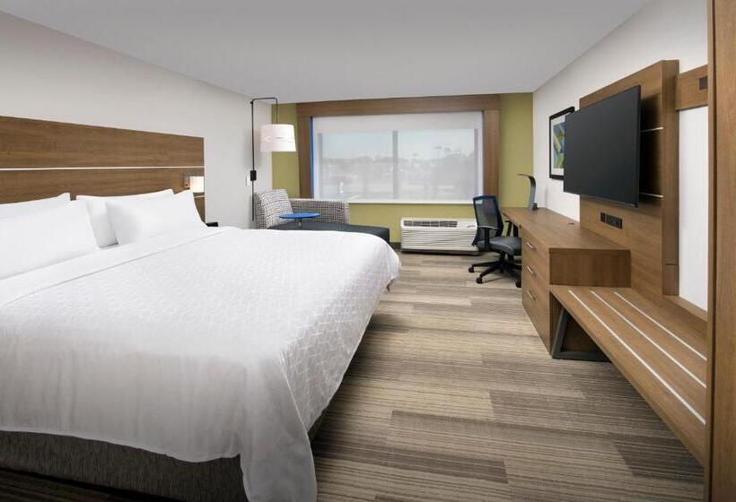 Номер Deluxe Адаптированный для Инвалидов, Holiday Inn Express & Suites Kingsland I 95 Naval Base Area, An Ihg