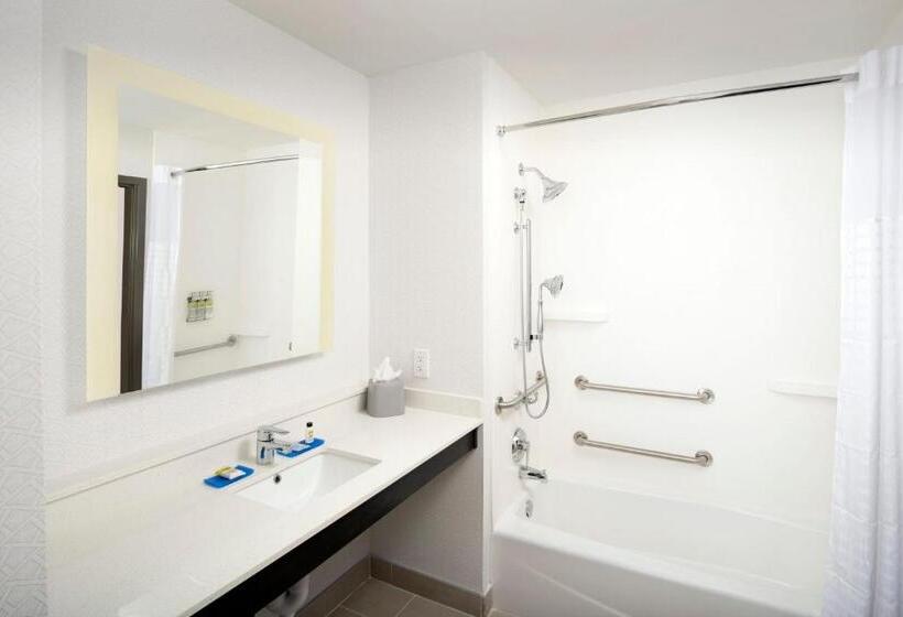 Люкс Адаптированный для Инвалидов, Holiday Inn Express & Suites Kingsland I 95 Naval Base Area, An Ihg