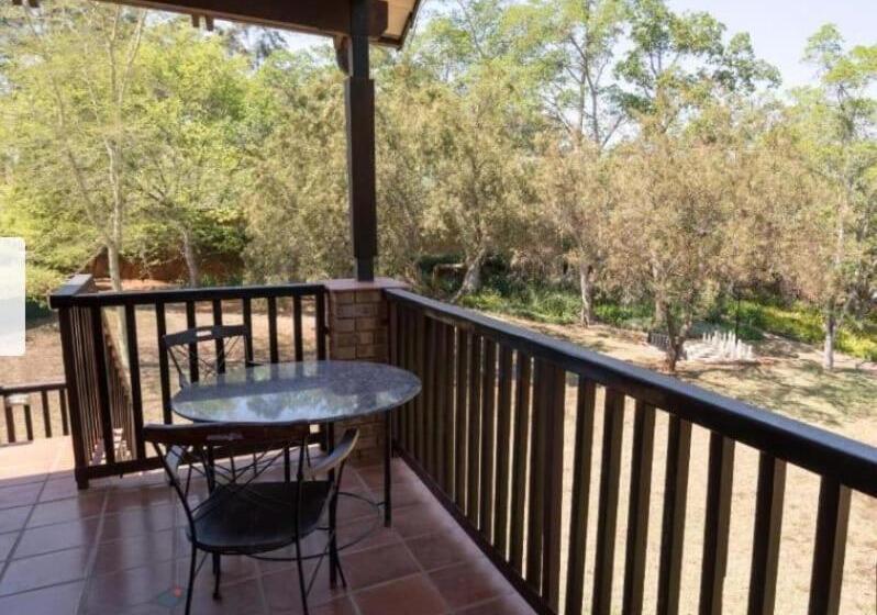 اتاق استاندارد با چشم‌انداز باغ, Greenway Woods Resort