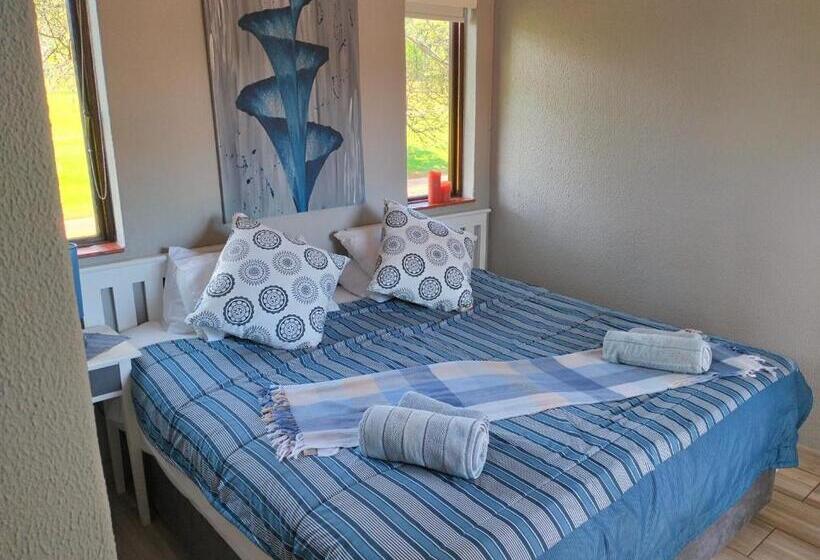 اتاق استاندارد با بالکن, Greenway Woods Resort