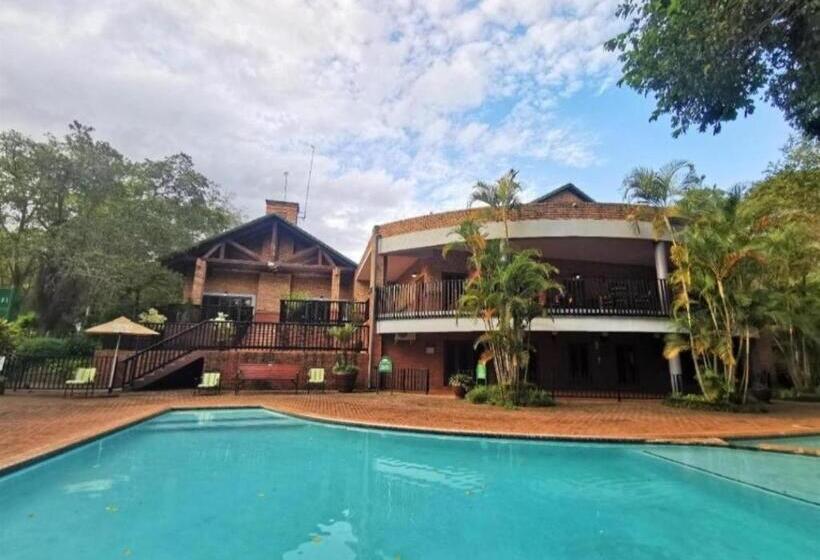 اتاق استاندارد چهار تخته, Greenway Woods Resort