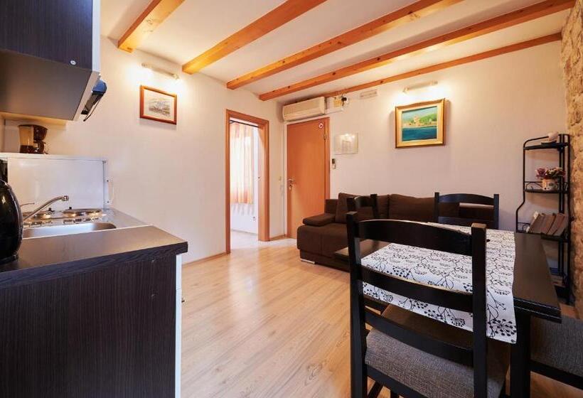 Апартаменты 1 Спальня, Apartments And Rooms Jare   In Old Town