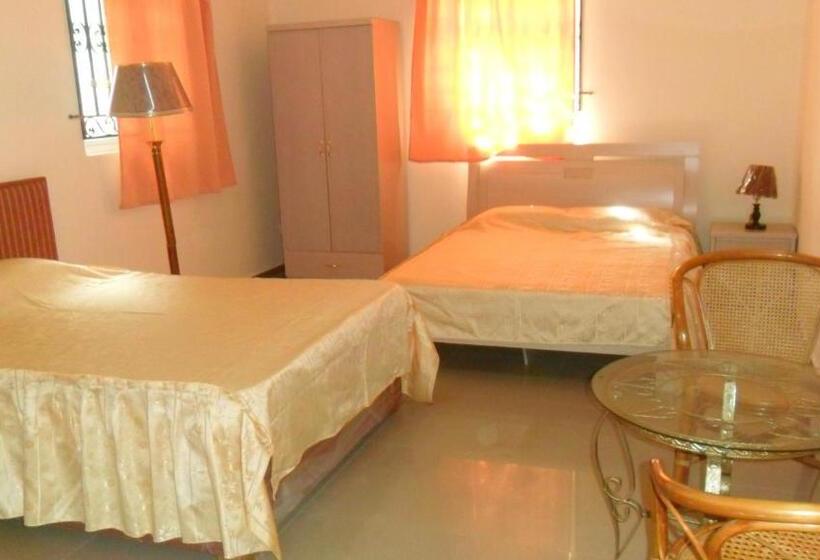اتاق خانوادگی, Auberge Les Lilas