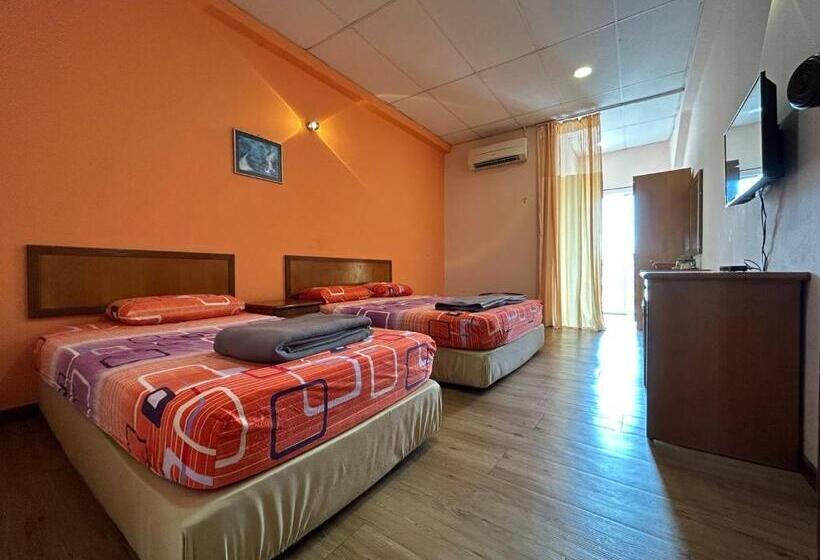 اتاق لوکس سه تخته, Heng Ann Guest House