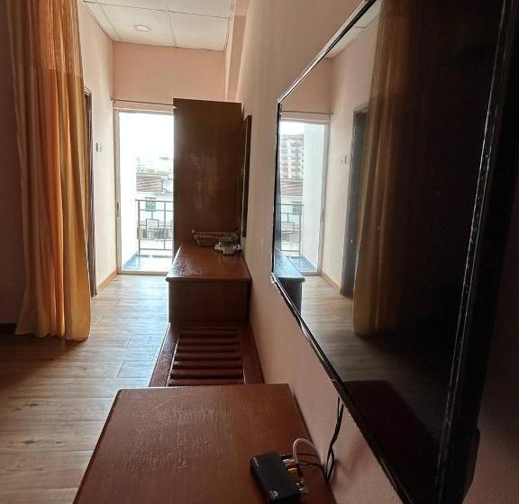 اتاق لوکس سه تخته, Heng Ann Guest House
