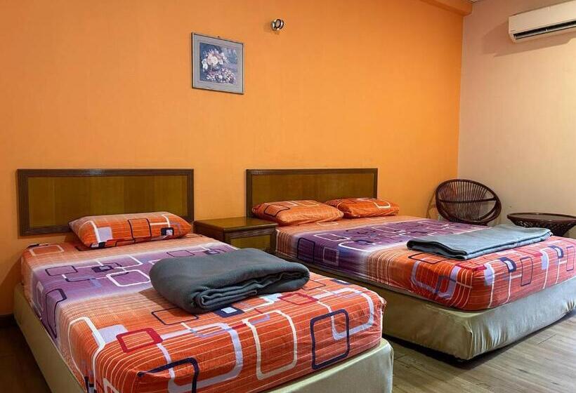 اتاق لوکس سه تخته, Heng Ann Guest House