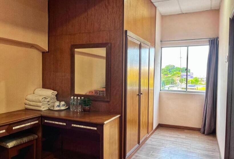 سوییت خانوادگی, Heng Ann Guest House