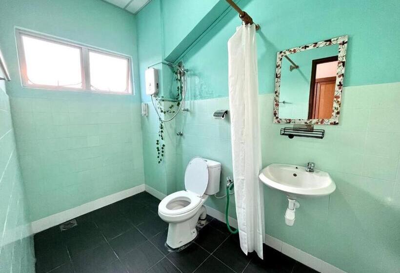 سوییت خانوادگی, Heng Ann Guest House