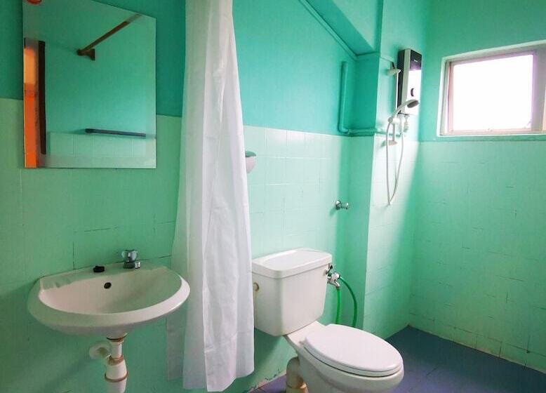 اتاق خانوادگی, Heng Ann Guest House
