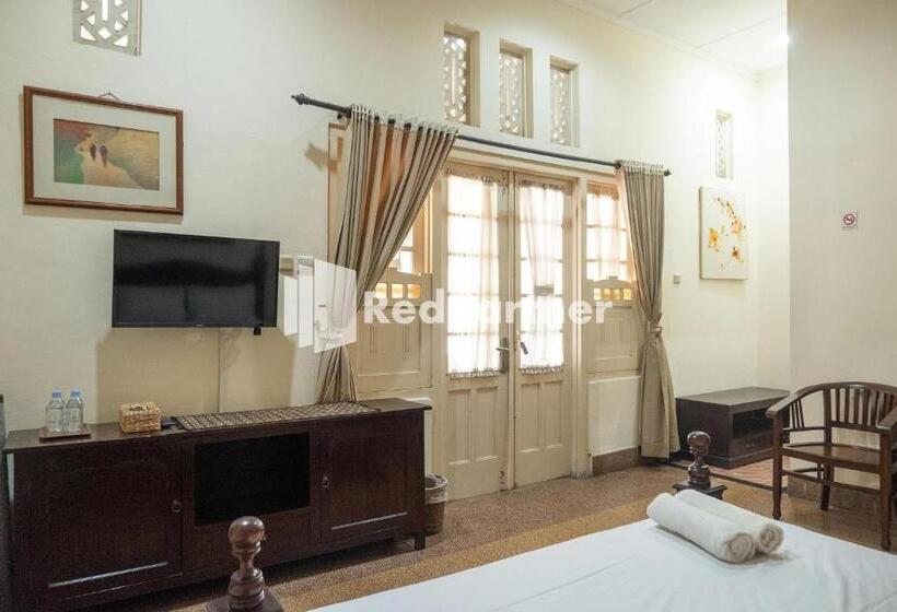 Люкс, Monginsidi Guest House Syariah Malioboro Yogyakarta Mitra Reddoorz