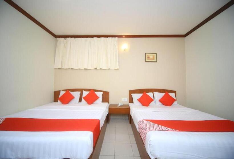 Family Suite, London By Oyo Rooms