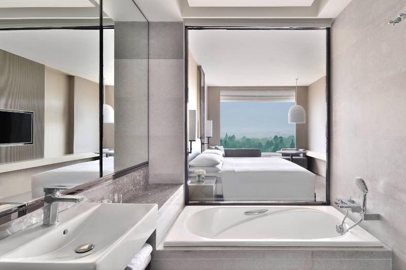Club Room King Bed, Kathmandu Marriott