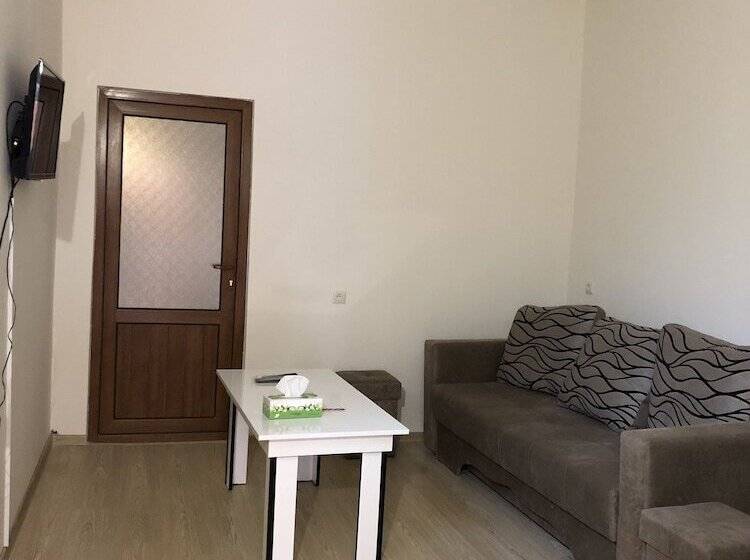 اتاق خانوادگی, Tempus Hotel   Hostel