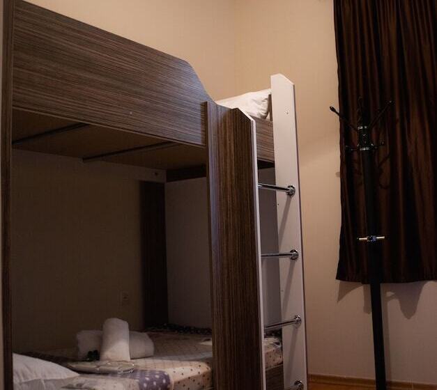 تختخواب در اتاق مشترک, Tempus Hotel   Hostel