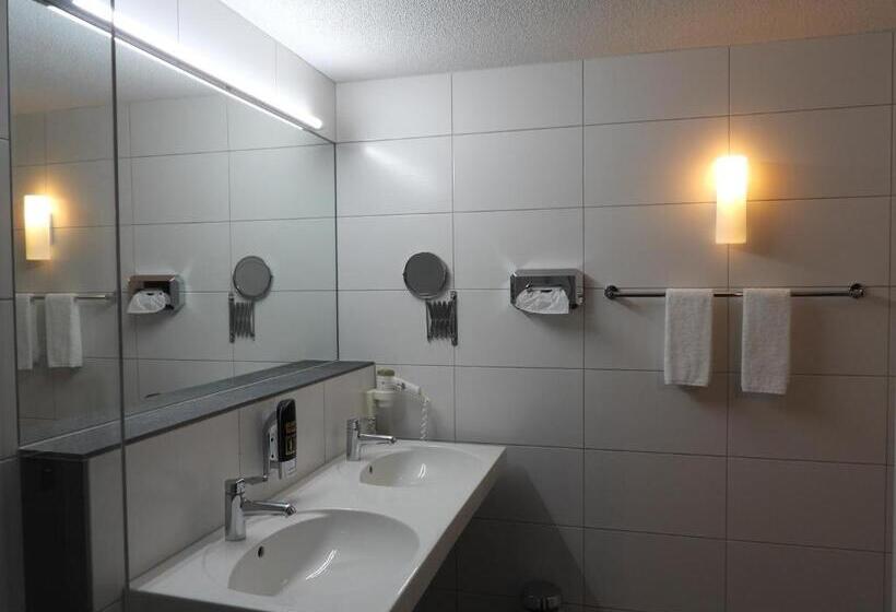 Семейный Номер, Das Hotel Sherlock Holmes