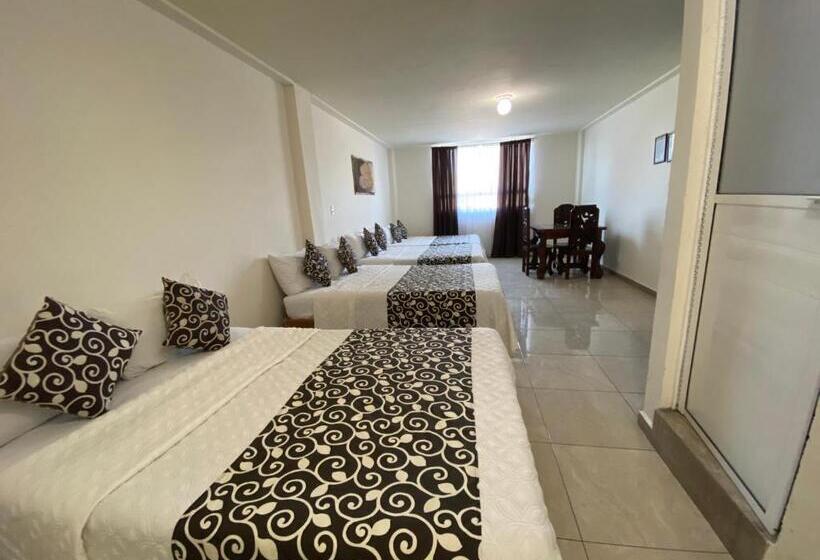 غرفة قياسية رباعية, Royal Puebla
