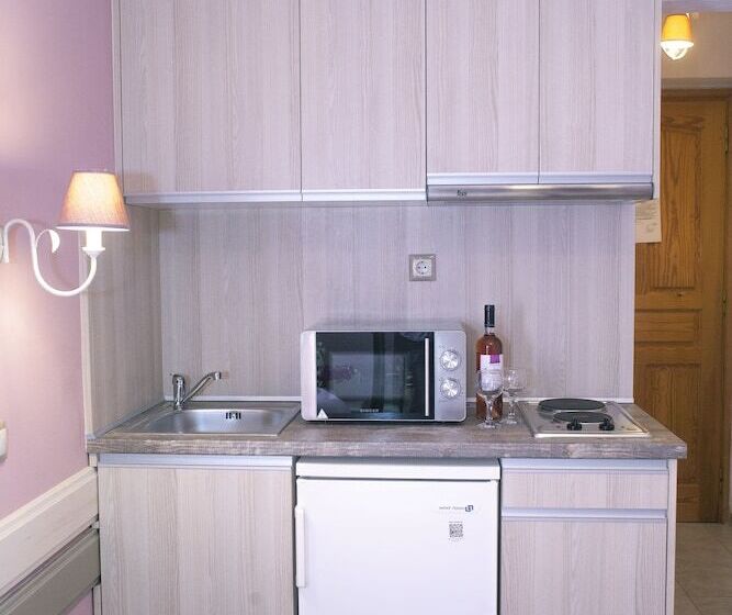 استودیوی لوکس, Nontas Home