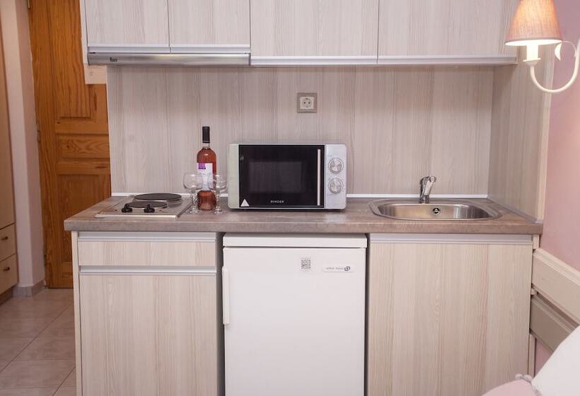 استودیوی لوکس, Nontas Home