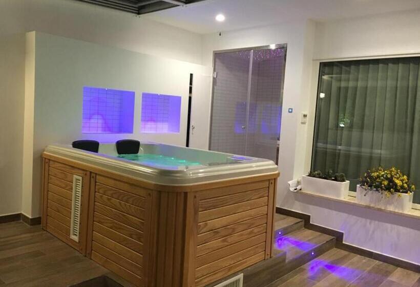 سوئیت با وان آب گرم, Principe Relais Suite & Spa