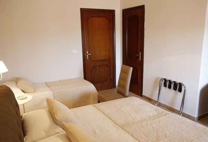 اتاق راحتی سه تخته, Simonetta's Rooms