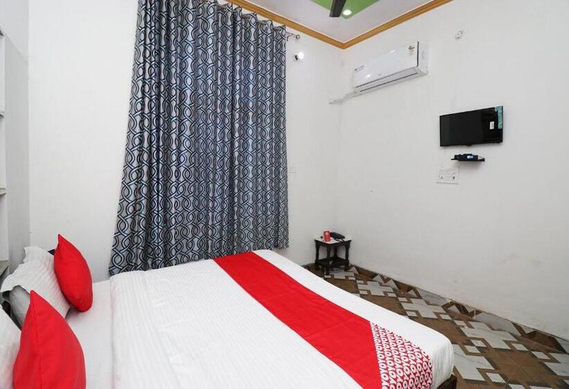اتاق کلاسیک سه تخته, 4 U By Oyo Rooms