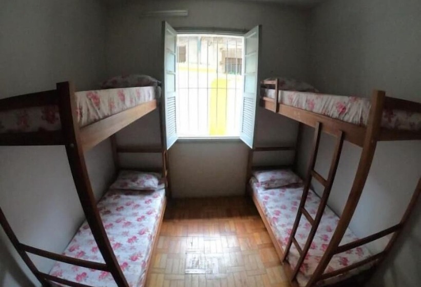 اتاق استاندارد یک نفره, Friends & Hostels