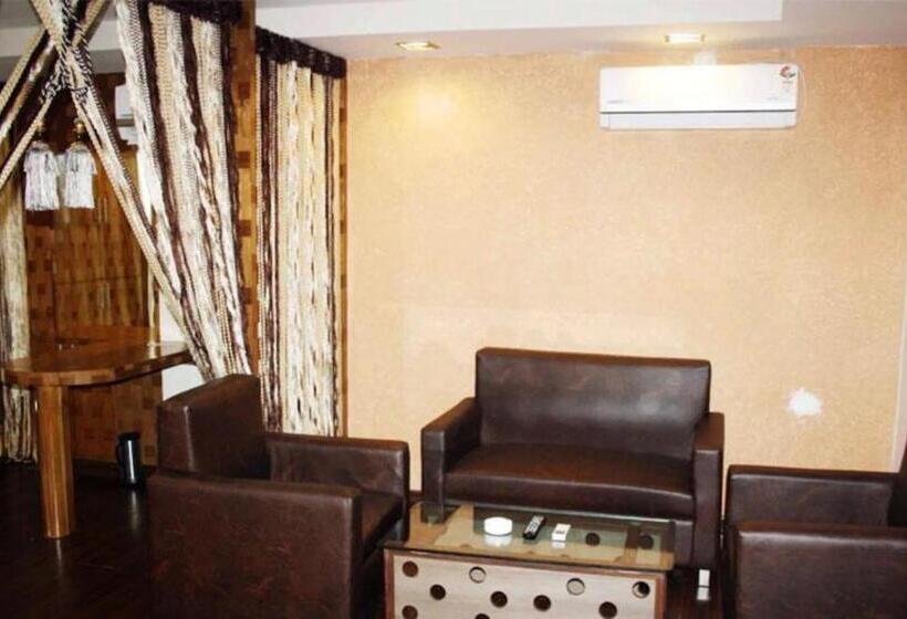 Номер Superior, Fabhotel Raj Residency Ii