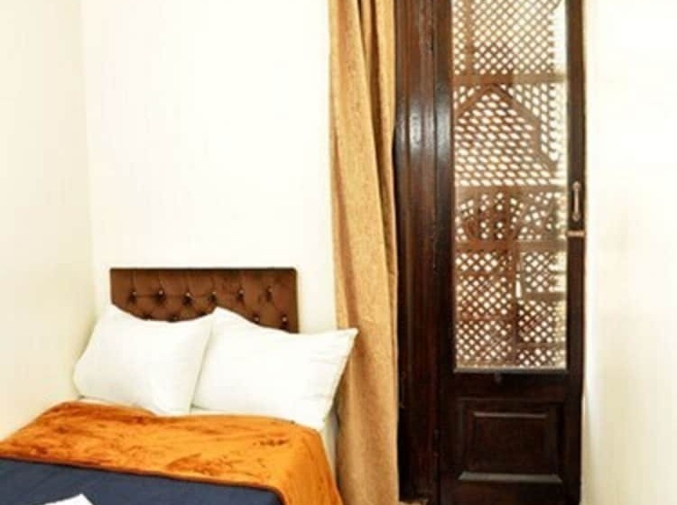 اتاق استاندارد یک نفره, New Panorama Palace