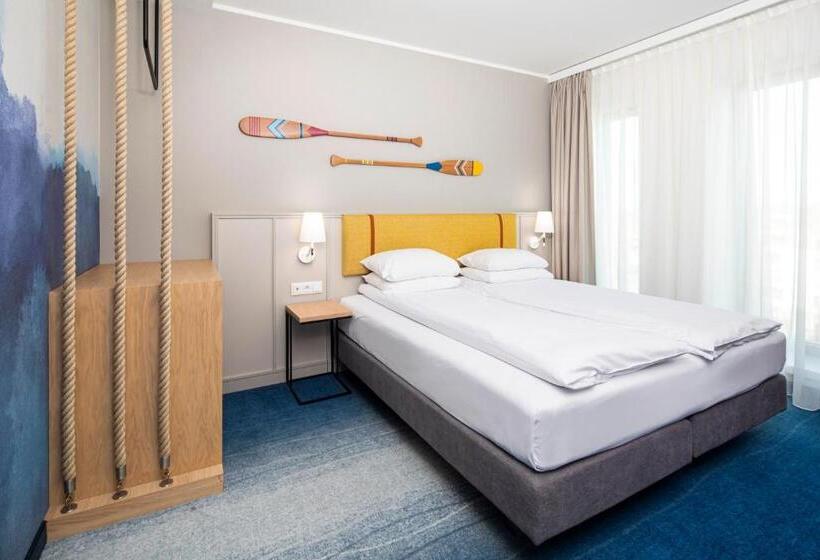 غرفة قياسية سرير ملكى, Holiday Inn Gdansk   City Centre, An Ihg