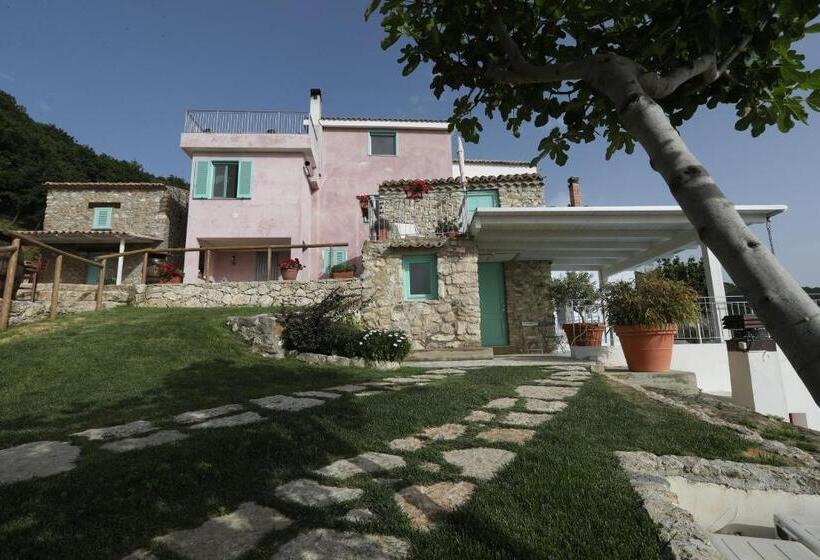 سوییت جونیور, Borgo Rosso Di Sera Resort