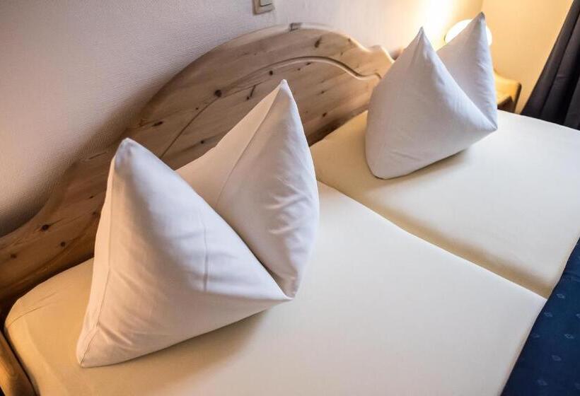 Номер Стандарт, Marktplatzhotel   Restaurant Tafelspitz
