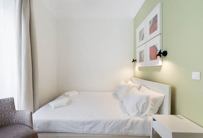 استودیوی استاندارد با تخت دوبل, Dinostratus House