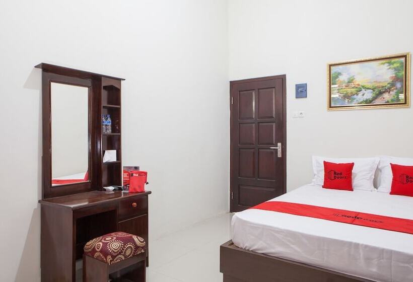 Номер Стандарт, Reddoorz Near Banyuwangi Baru Station