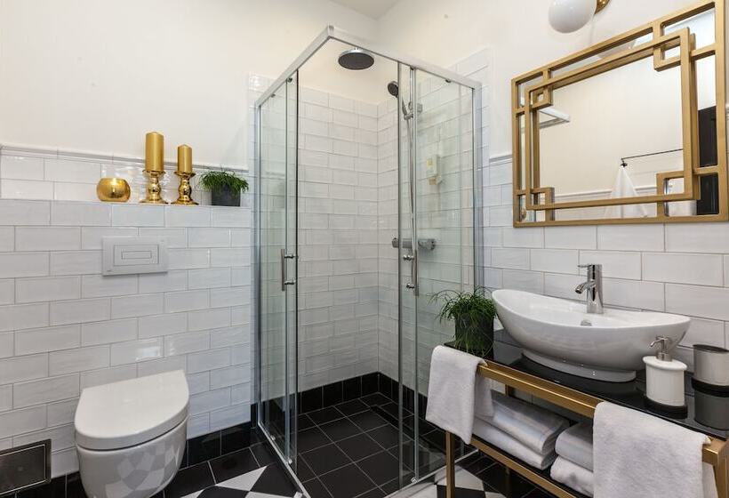 اتاق لوکس با بالکن, Golden Prague Rooms