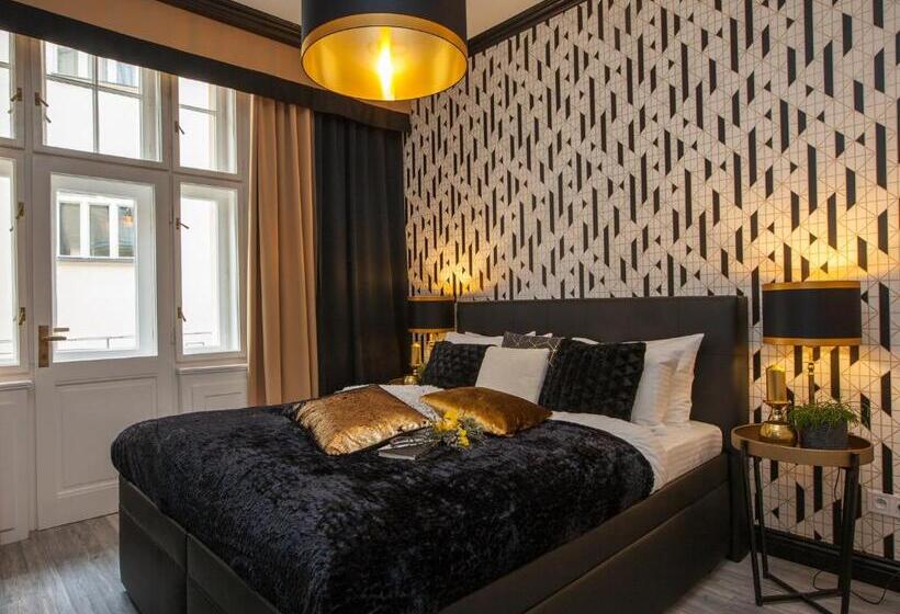 اتاق استاندارد با بالکن, Golden Prague Rooms