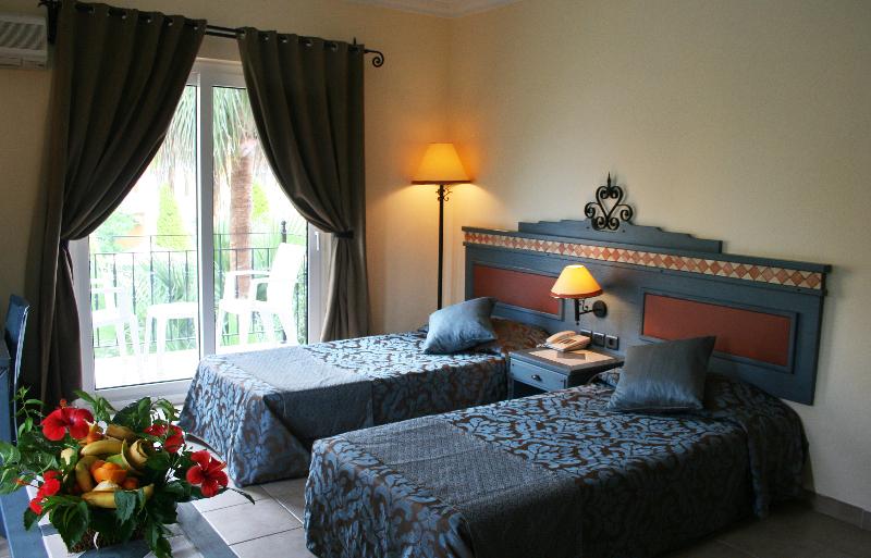 بانگلوی استاندارد با چشم‌انداز دریا, Blue Waters Inn