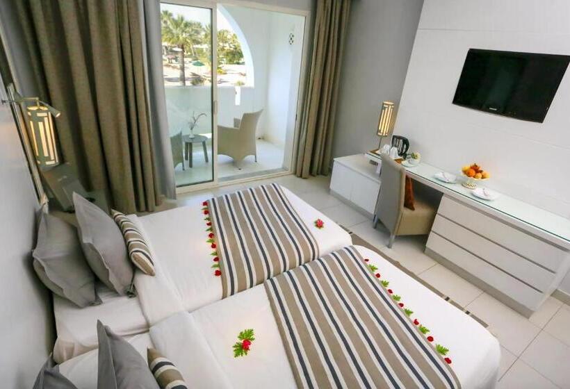 اتاق استاندارد با چشم‌انداز استخر, Djerba Plaza Thalasso & Spa
