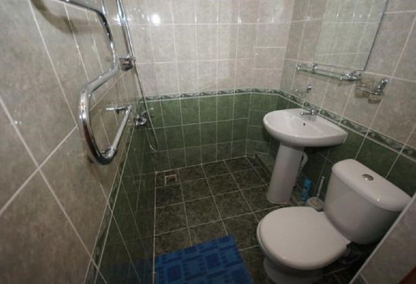 اتاق استاندارد سه تخته با بالکن, Lera Guest House