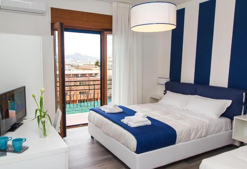 اتاق استاندارد با بالکن و چشم‌انداز دریا, Sea Room Sorrento