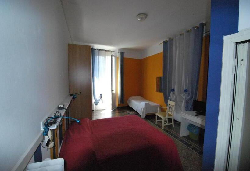 Quarto Triplo Standart Vista Mar Lateral, Albergo La Vela