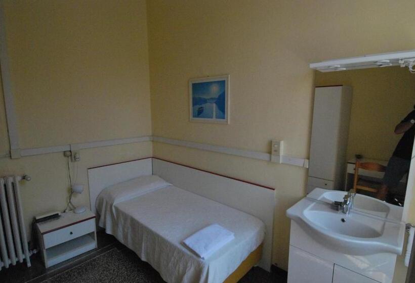 Номер Стандарт Индивидуальный Совместная Ванная, Albergo La Vela