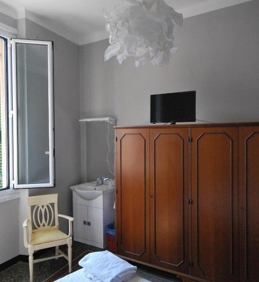 Quarto Estandar Banheiro Compartilhado, Albergo La Vela