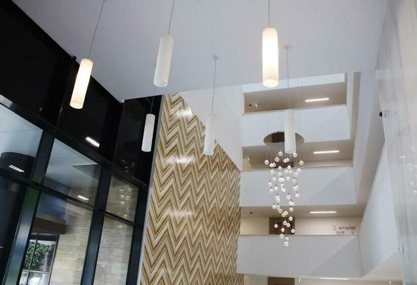 Escritório Estándar, Corvin Holiday Apartments